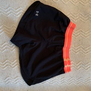 Under Armor Women’s athletic shorts Size -XS